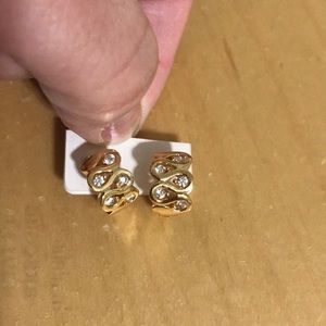 Earrings gold tone